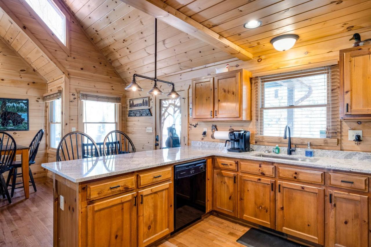 Blue Ridge Bear Bungalow Экстерьер фото