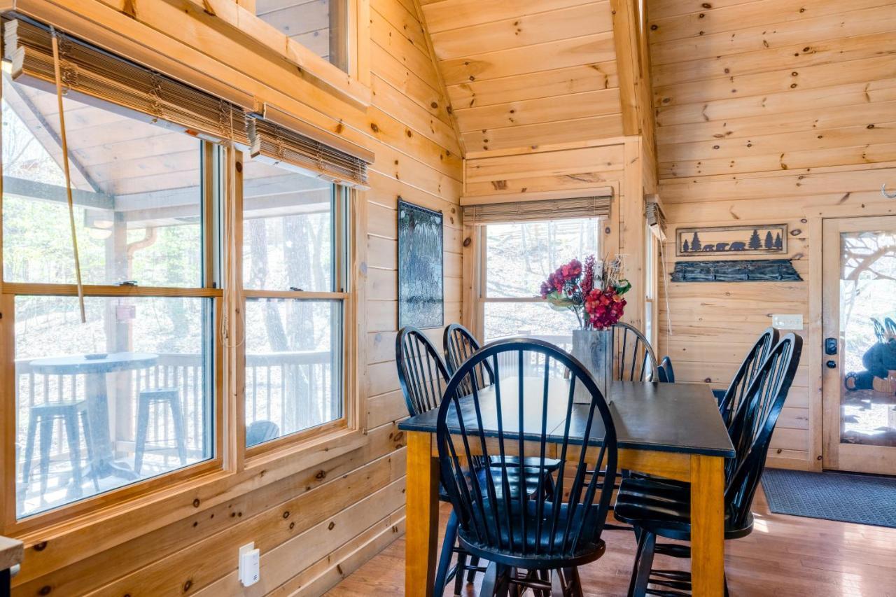 Blue Ridge Bear Bungalow Экстерьер фото