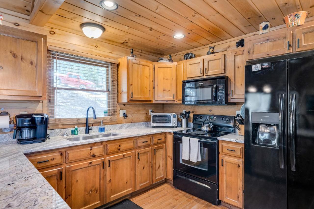 Blue Ridge Bear Bungalow Экстерьер фото