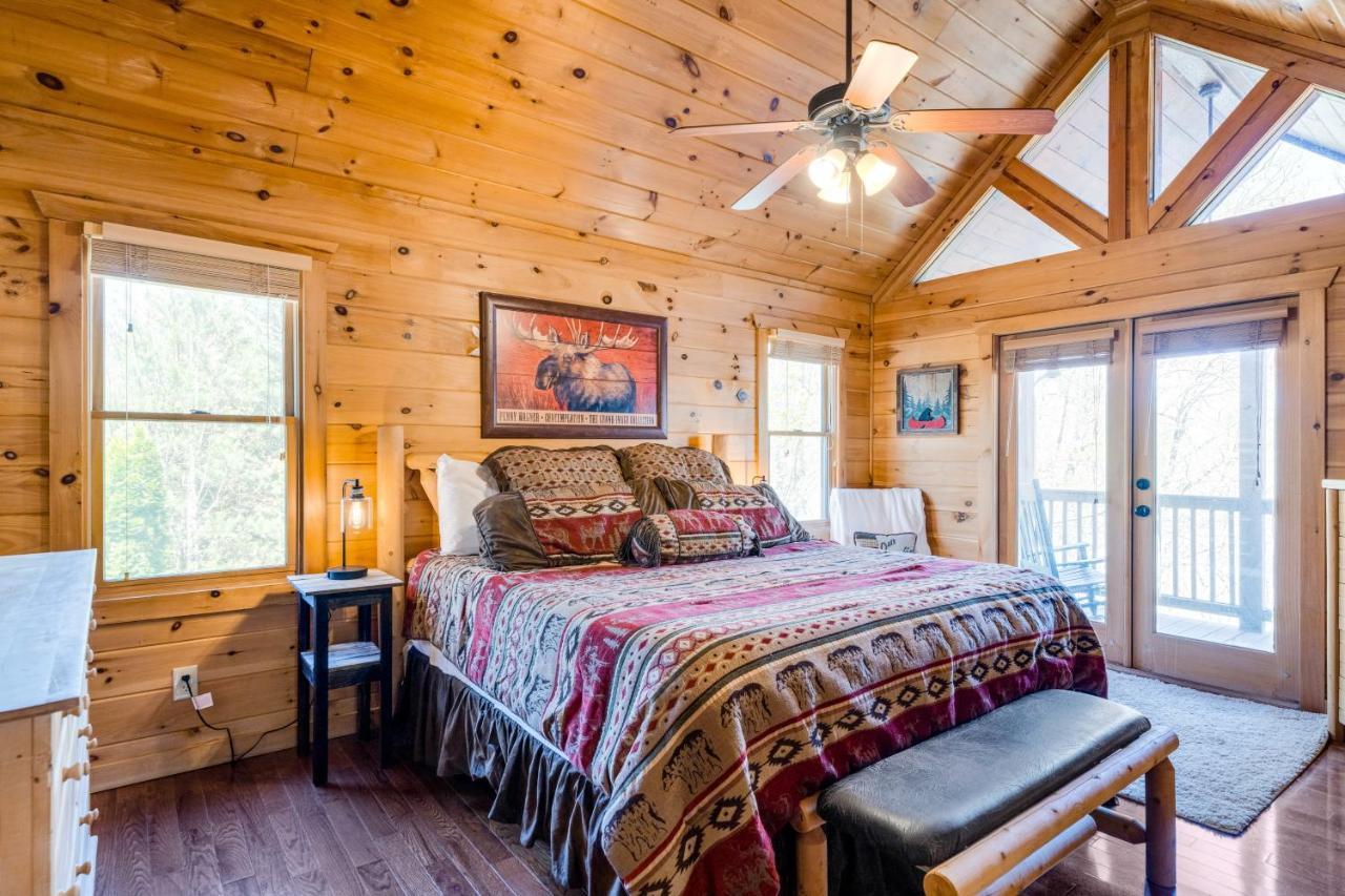 Blue Ridge Bear Bungalow Экстерьер фото