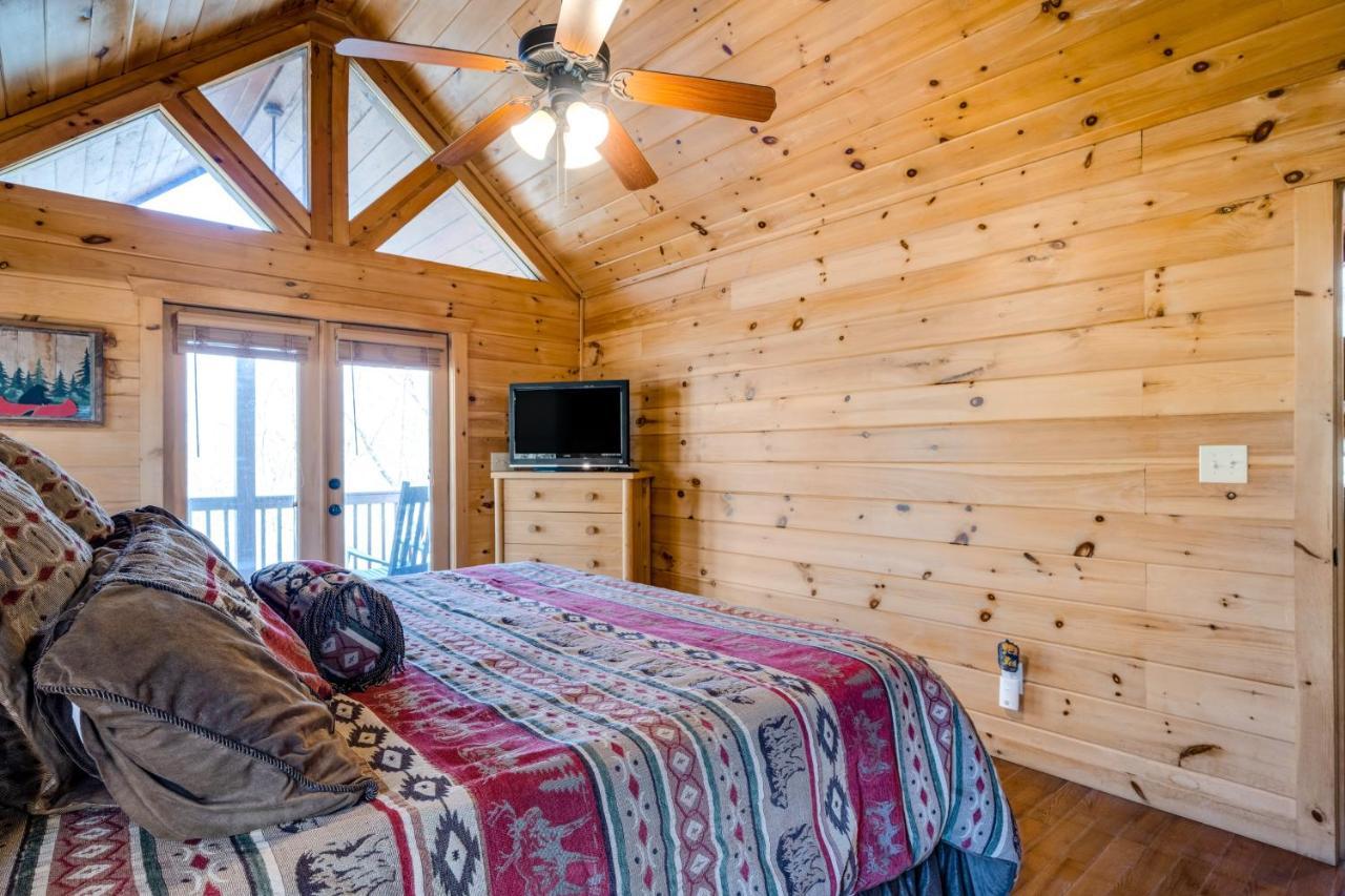 Blue Ridge Bear Bungalow Экстерьер фото