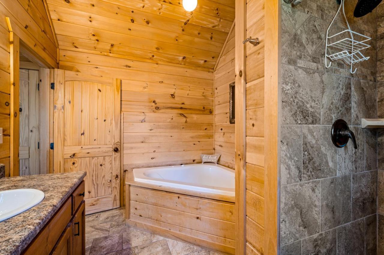 Blue Ridge Bear Bungalow Экстерьер фото