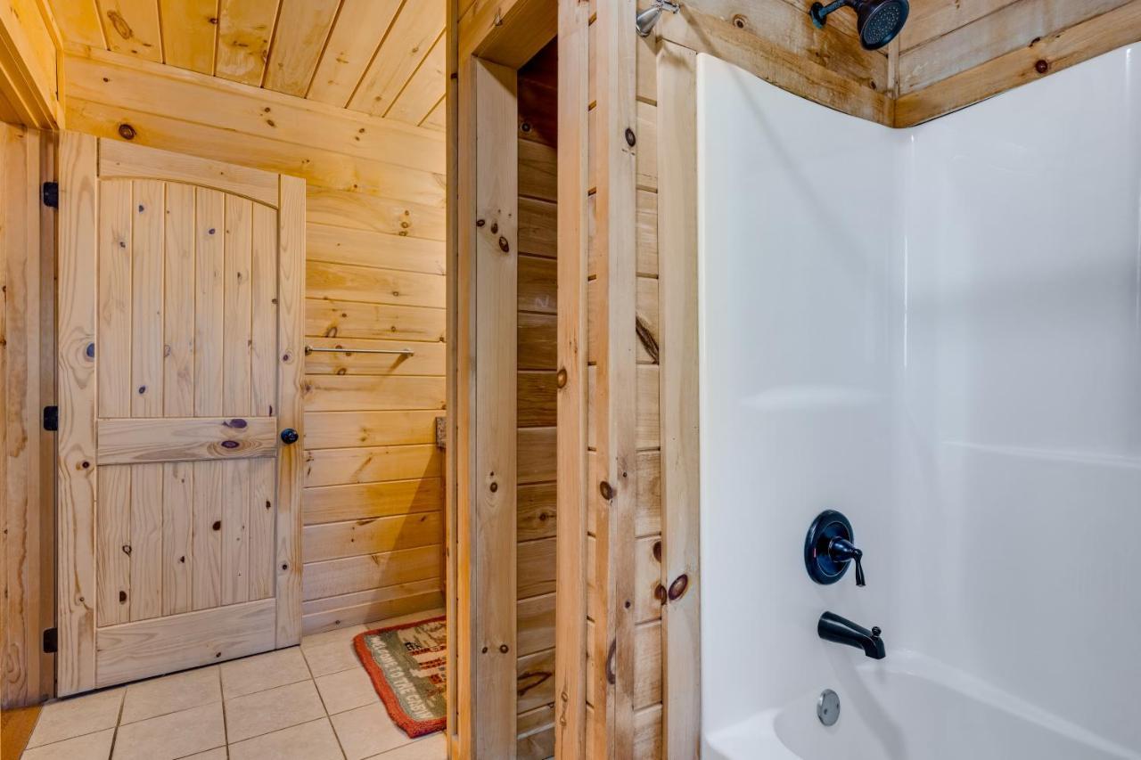Blue Ridge Bear Bungalow Экстерьер фото
