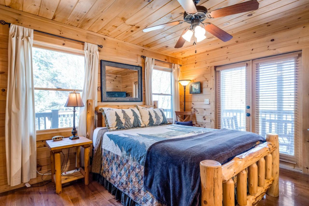 Blue Ridge Bear Bungalow Экстерьер фото