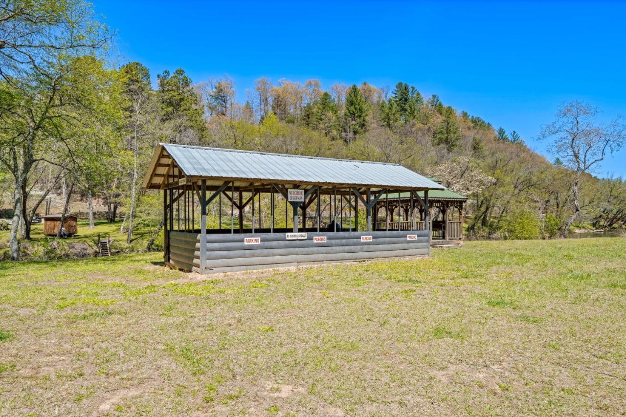 Blue Ridge Bear Bungalow Экстерьер фото