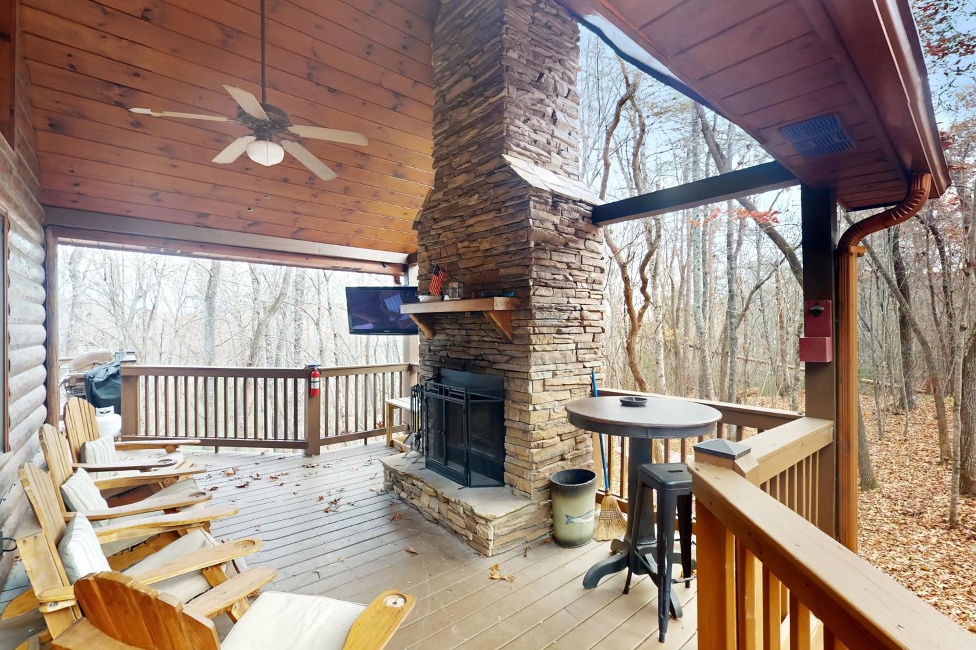 Blue Ridge Bear Bungalow Экстерьер фото