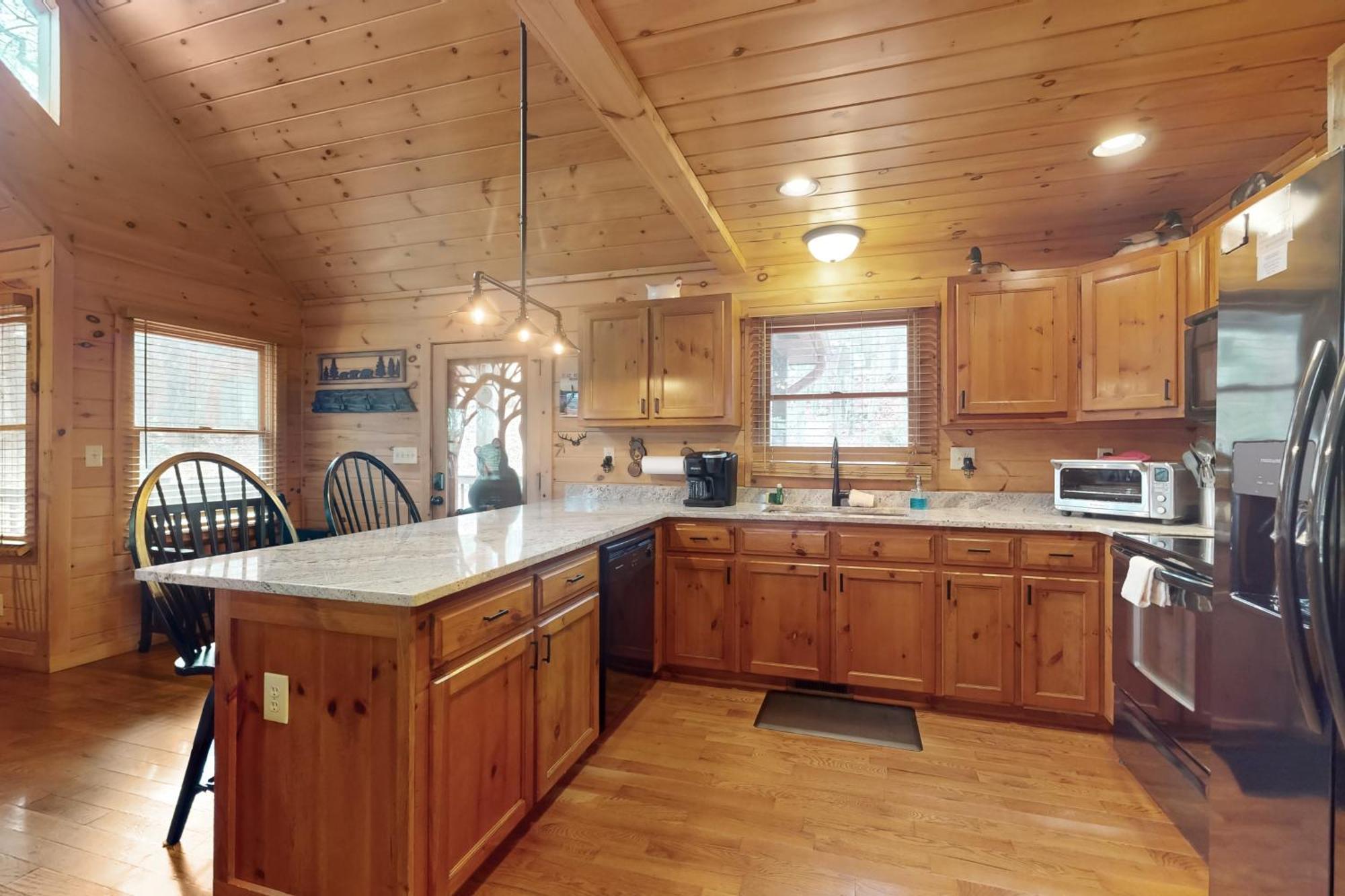 Blue Ridge Bear Bungalow Экстерьер фото