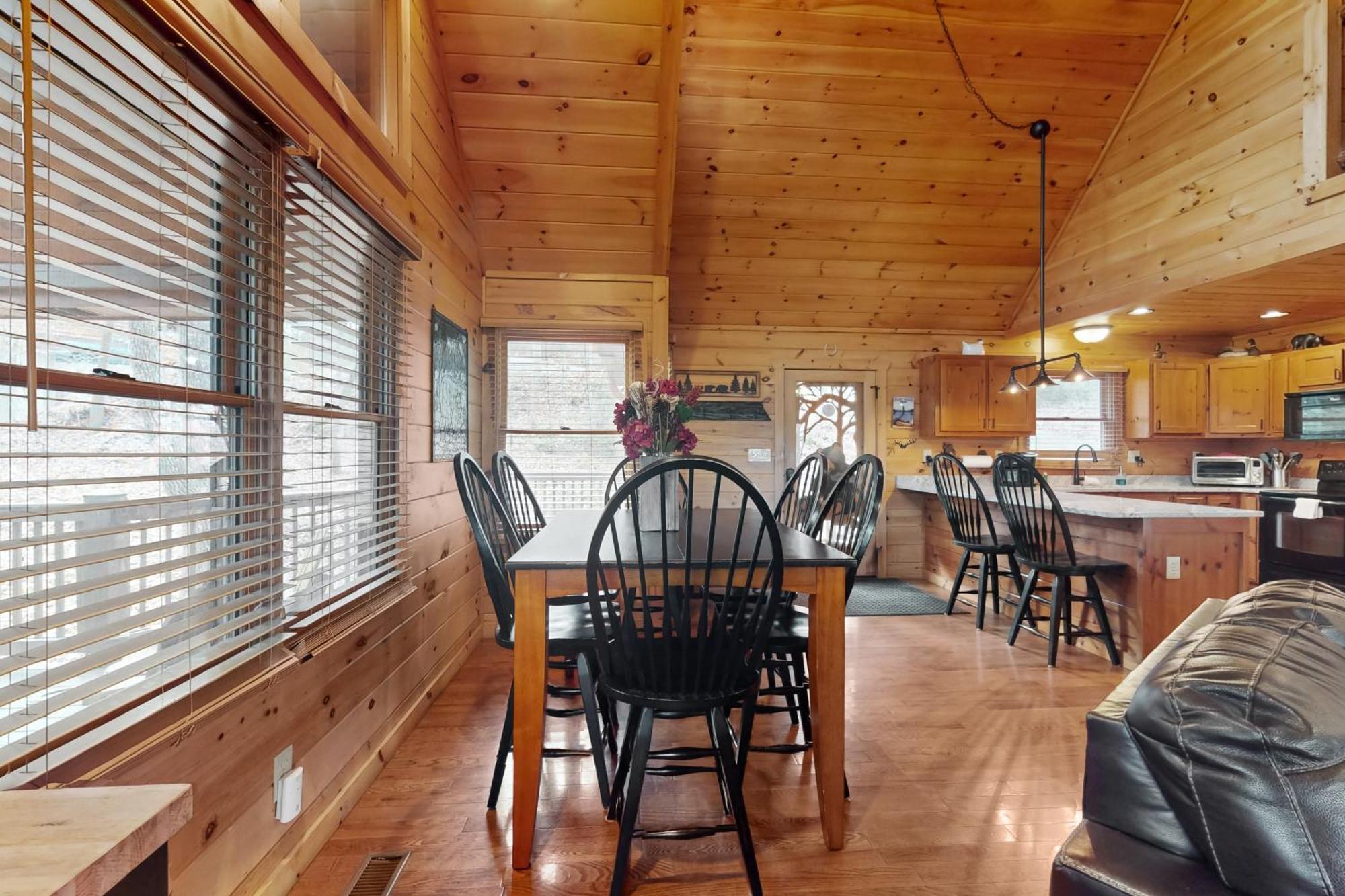 Blue Ridge Bear Bungalow Экстерьер фото